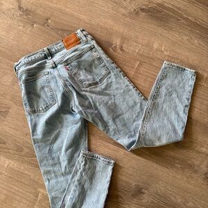 Levi's Women's Light Blue Straight Leg Jeans